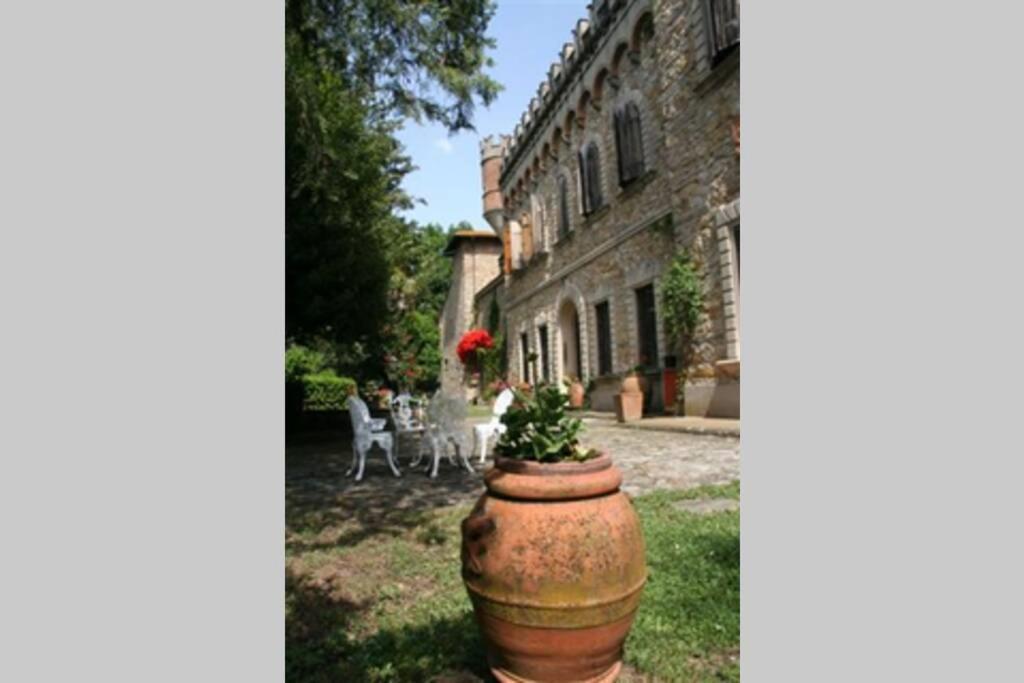 Casa La Torre Un Castello Alle Porte Di Firenze Apartamento *